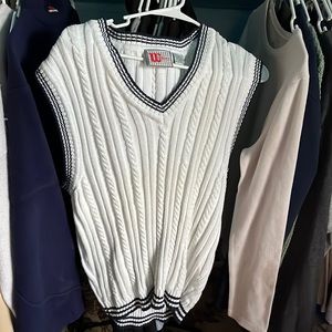 Brand: Wilson, Color: White/Blue, Size: Medium